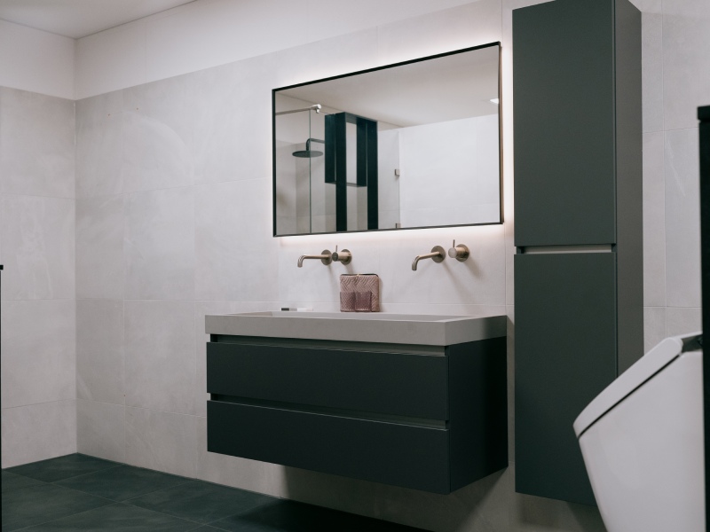 Vloertegels kopen én laten plaatsen