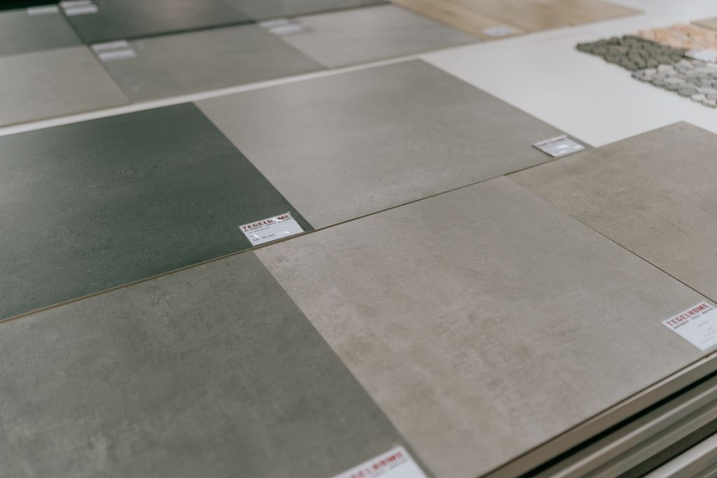 Laat uw vloertegels in Meppel plaatsen door Tegelhome & HV Wonen